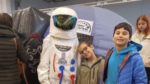 Foça’da Çocuklar Uzay Küresi İle Öğrendi