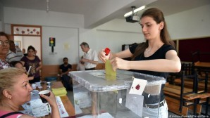 Türkiye’yi daha “kadınsız” bir Meclis mi bekliyor?