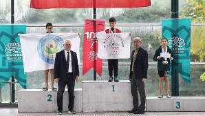 Nilüfer Belediyesi: Yüzme yarışmasında dereceye girenler ödüllendirildi
