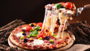 Google yapay zekasından pizza tarifi: “Şimdi hamura biraz da tutkal katın”