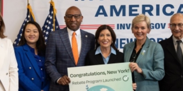 New York Vali Kathy Hochul, Enerji’de düşük gelirli New Yorklulara 39,6 milyon dolar sağlandığını duyurdu