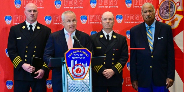 FDNY Komiseri Robert S. Tucker, son yangınların ardından lityum iyon pillerin devam eden tehlikeleri konusunda bilgilendirme yaptı