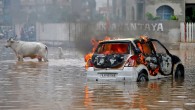 Hindistan’da şiddetli yağışlar 102 can aldı