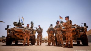 Almanya Mali misyonunu askıya aldı