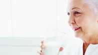 Osteoporozdan korunmak için her gün iki bardak süt için
