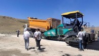 Van Büyükşehir Belediyesi, Muradiye ilçesine bağlı 1.7 kilometrelik Gümüştepe Mahalle yolunu asfaltladı