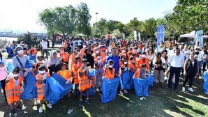 Çevre gönüllüleri İnciraltı Kent Ormanı’nda temizlik yaptı