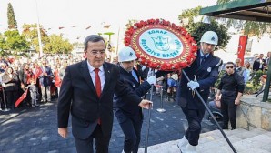 Gültepe’de Cumhuriyet Bayramı Türküler ve zeybekle kutlandı