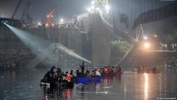 Hindistan’da asma köprü çöktü: 130’dan fazla ölü