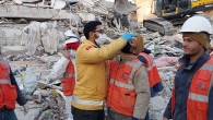 Antalya Büyükşehir sağlık ekipleri depremzedelerin yaralarını sarıyor
