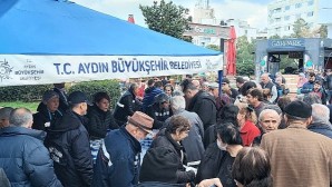 Aydın Büyükşehir Belediyesi Berat Kandili’nde Binlerce Vatandaşa Helva Hayrında Bulundu