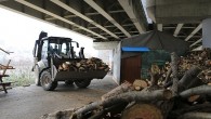 Bayrampaşa Belediyesi’nden deprem bölgesine 20 ton odun