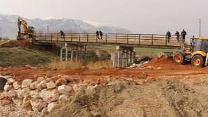 Elmalı Bayralar Mahallesi’nde Köprü İnşaatına Başlandı