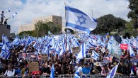 İsrail’de tartışmalı yargı düzenlemesi askıya alındı