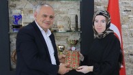 Yahyalı Belediye Başkanı Esat Öztürk, 8 Mart Dünya Kadınlar Günü’nü Kutladı