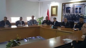 Foça’da Kaymakam Türköz Başkanlığında Seçim Güvenliği ve Koordinasyon Toplantısı Yapıldı
