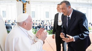Papa’yı ziyaret eden HDP’li siyasetçi “barış duası” istedi