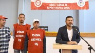 Foça Belediye Başkanı Fatih Gürbüz ve belediye işçileri, 1 Mayıs Emek ve Dayanışma Günü’nde buluştu