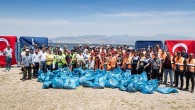 Başkan Soyer daha temiz bir İzmir için çocuklar ve gönüllülerle atık topladı “Doğamıza sahip çıkmak, farkındalık yaratmak için bu çalışmayı yapıyoruz”