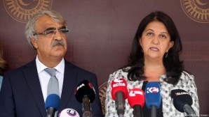 Buldan ve Sancar eş başkanlığı bırakacaklarını açıkladı