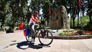 Cumhuriyet’in 100. yılı anısına Sivas’tan Karşıyaka’ya pedalladı