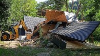 Kartepe’de Kaçak bungalov yapılar yıkıldı 