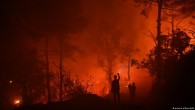 Çanakkale’de yangın: Binden fazla kişi tahliye edildi