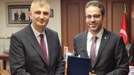 Dışişleri Bakan Yardımcısı Yasin Ekrem Serim, Gölcük Belediye Başkanı Ali Yıldırım Sezer’i makamında ziyaret etti