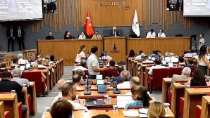 İzmir Büyükşehir Meclisi’nden Başkan Soyer’e yetki
