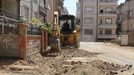 Karaman Belediyesi Fen İşleri Müdürlüğü ekipleri, Valide Sultan Mahallesi’nde kaldırım çalışması başlattı