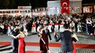 Didim’de Atatürk’ün sevdiği şarkılar ve vals gösterisi gerçekleştirildi