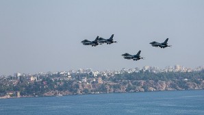 F-16’lardan Antalya semalarında muhteşem gösteri