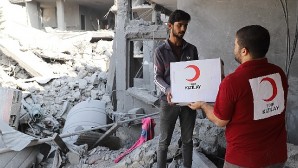 Türk Kızılay Gazze’deki Ekibiyle Sivillere Yardım Ediyor