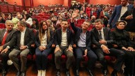 CHP lideri Özgür Özel, dünyaca ünlü soprano Pervin Chakar’ın Kadıköy’de verdiği konsere katıldı
