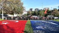 Kadıköy’de binlerce kişi Ata’ya Saygı Zinciri oluşturdu