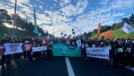 Türkiye spastik çocuklar vakfı destekçileri 45.İstanbul maratonu’nda deprem bölgesindeki engelli çocuklar için koştu