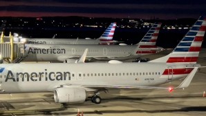 ABD’de yolcu uçağı acil iniş yaptı: Kalkış sırasında tekeri koptu